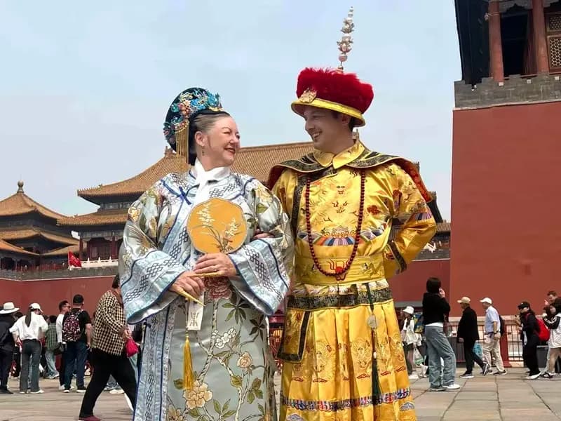 Imperial Costume Photo Experiences: Dress Like Royalty for a Day